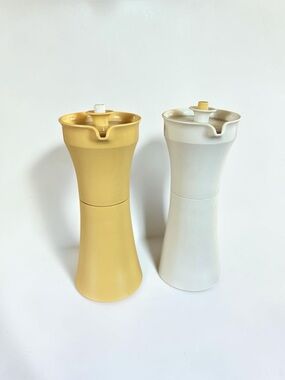 Tupperware Salt Pepper Shakers Set Harvest Gold Almond Vintage